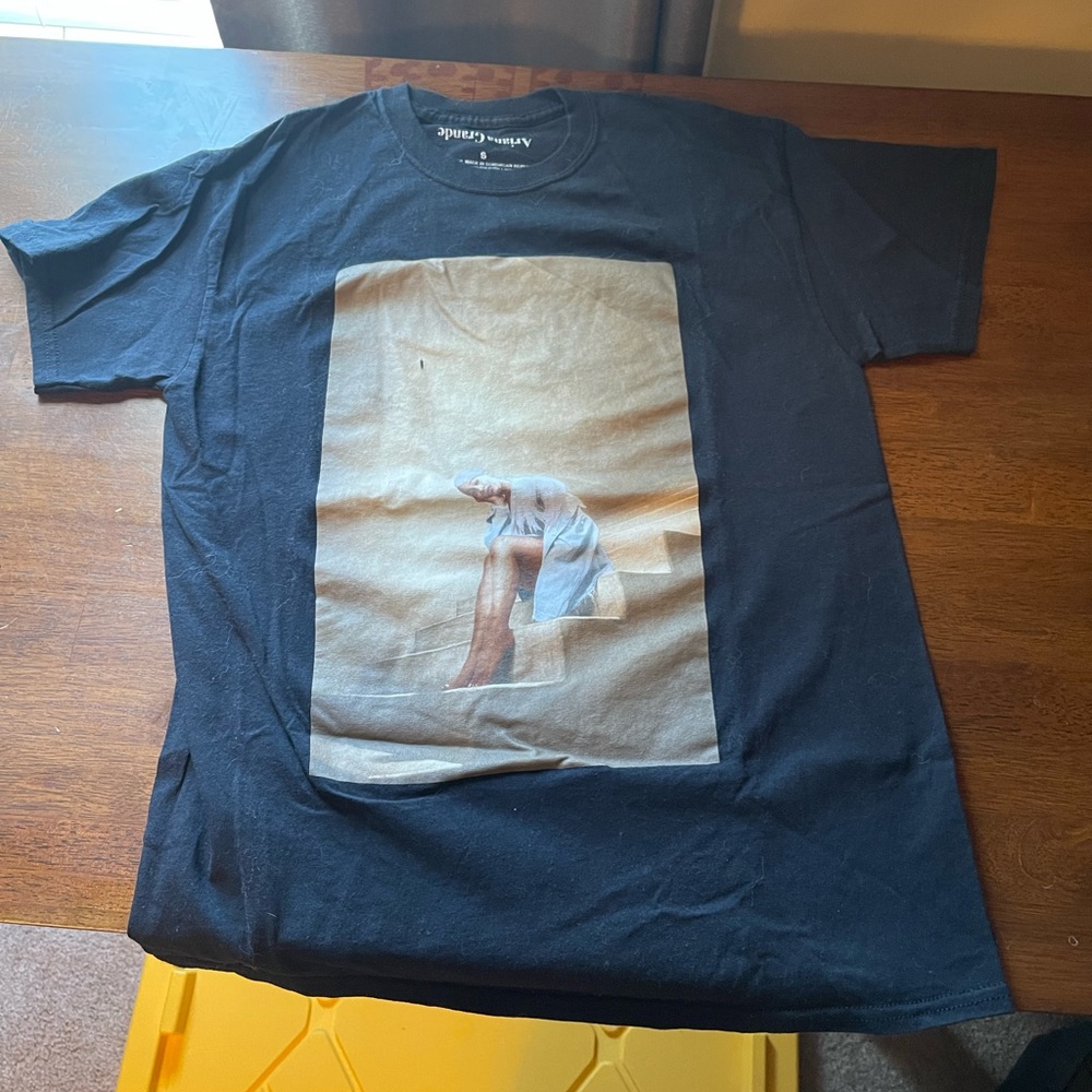 Ariana Grande T-Shirt